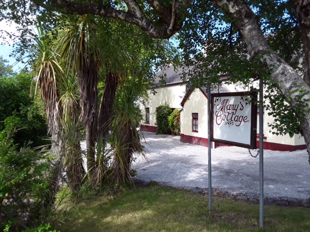 Mary's Cottage
                  Sneem